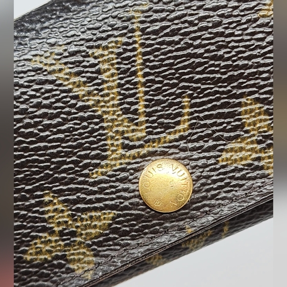 Louis Vuitton Keycase - Picture 7 of 11